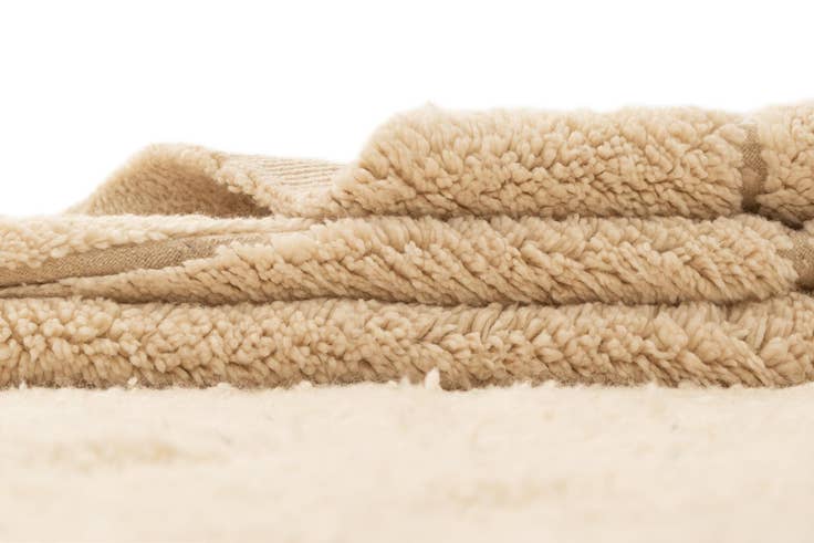 Detail image of 6' 6 x 9' 6 Berber Rug