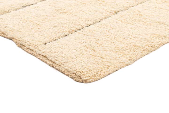 6' 6 x 10' 2 Berber Rug