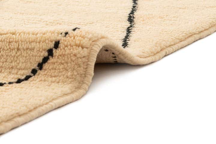 6' 9 x 9' 4 Berber Rug