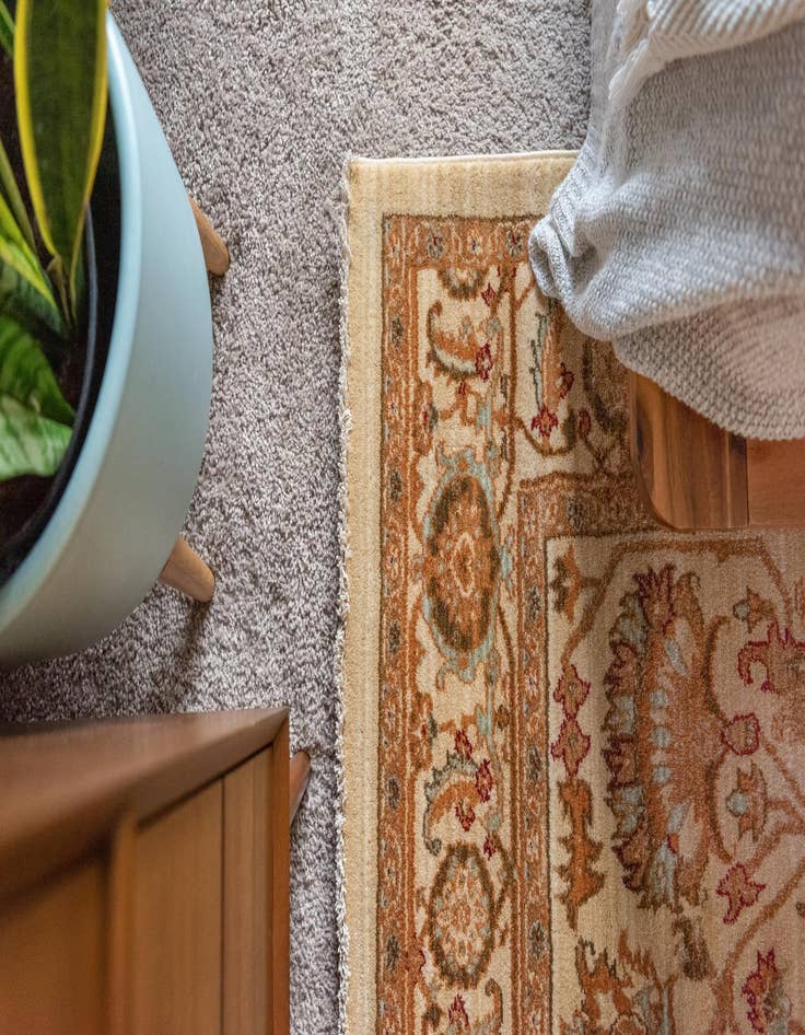 Detail image of 5' x 8' Charlestown Rug