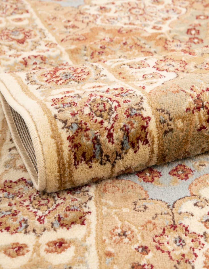 Detail image of 5' 3 x 8' Classic Agra Rug