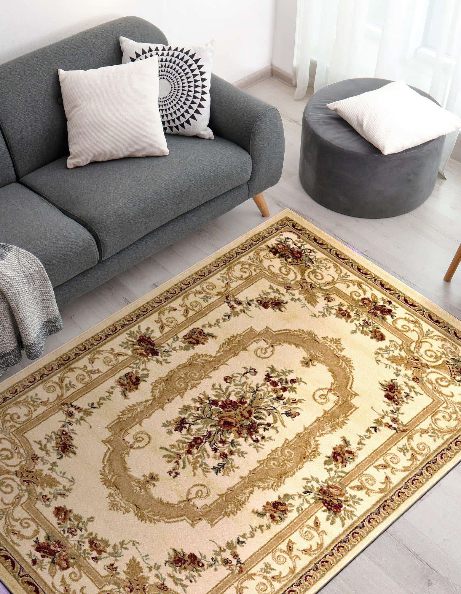 Detail image of 4' x 6' Classic Aubusson Rug