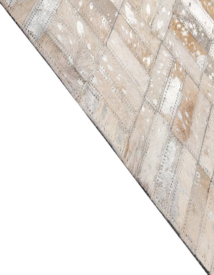 Detail image of 4' 11 x 8' Cowhide - Patchwork Rug