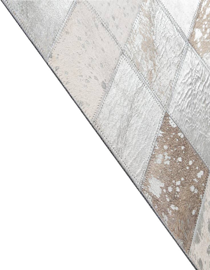Detail image of 5' x 7' 11 Cowhide - Patchwork Rug