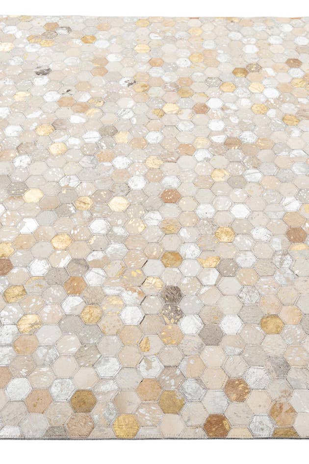 Detail image of 5' 1 x 8' Cowhide - Patchwork Rug