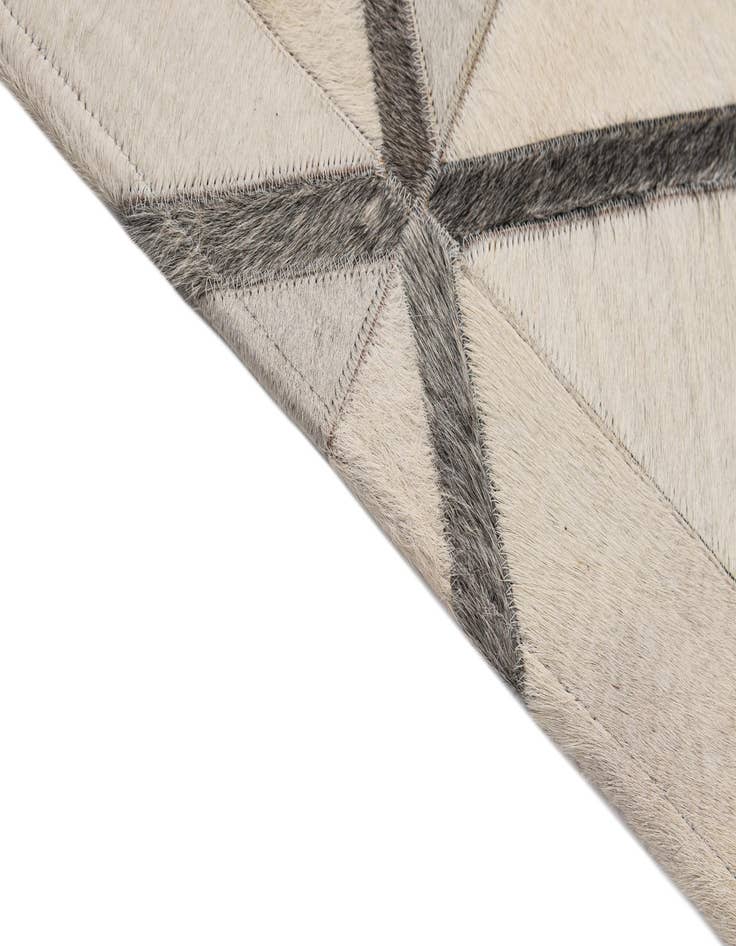 Detail image of 5' x 7' 11 Cowhide - Patchwork Rug
