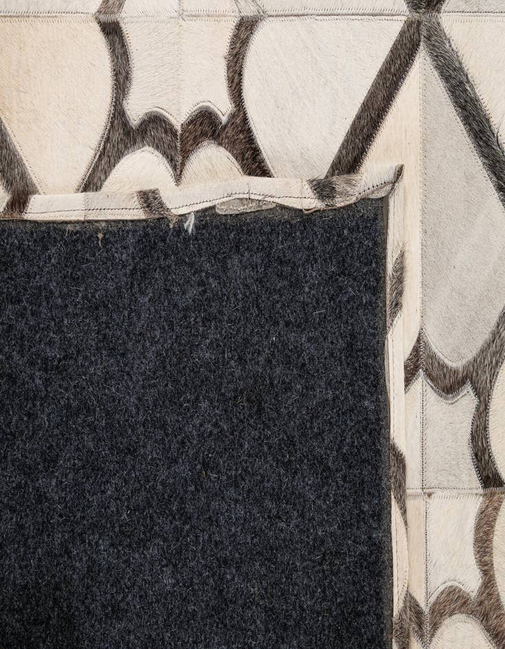 Detail image of 5' x 7' 11 Cowhide - Patchwork Rug