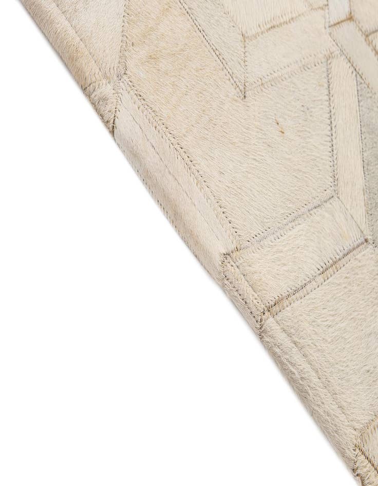 Detail image of 5' 1 x 7' 11 Cowhide - Patchwork Rug