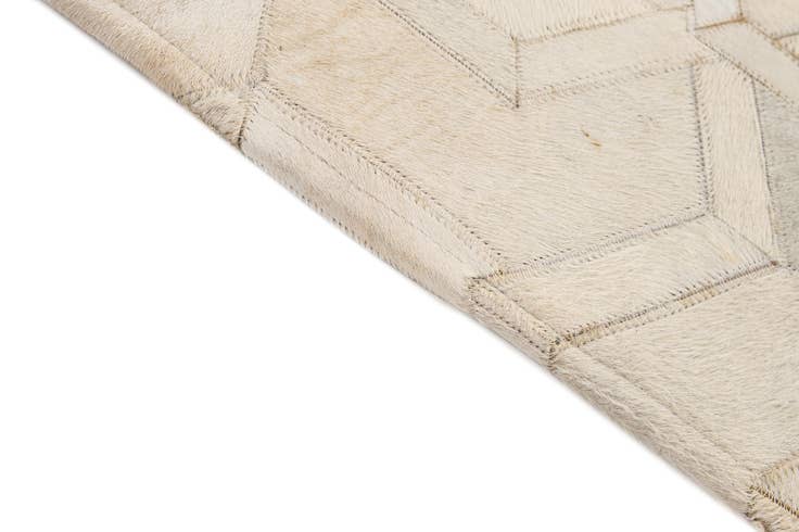 Detail image of 5' 1 x 7' 11 Cowhide - Patchwork Rug
