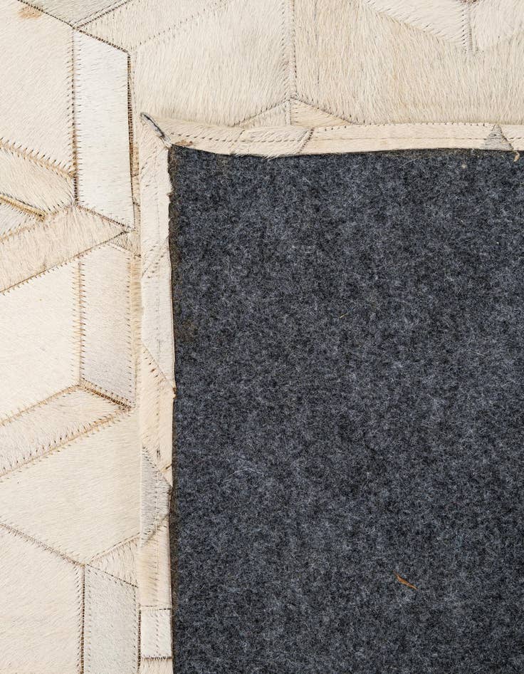 Detail image of 5' 1 x 7' 11 Cowhide - Patchwork Rug