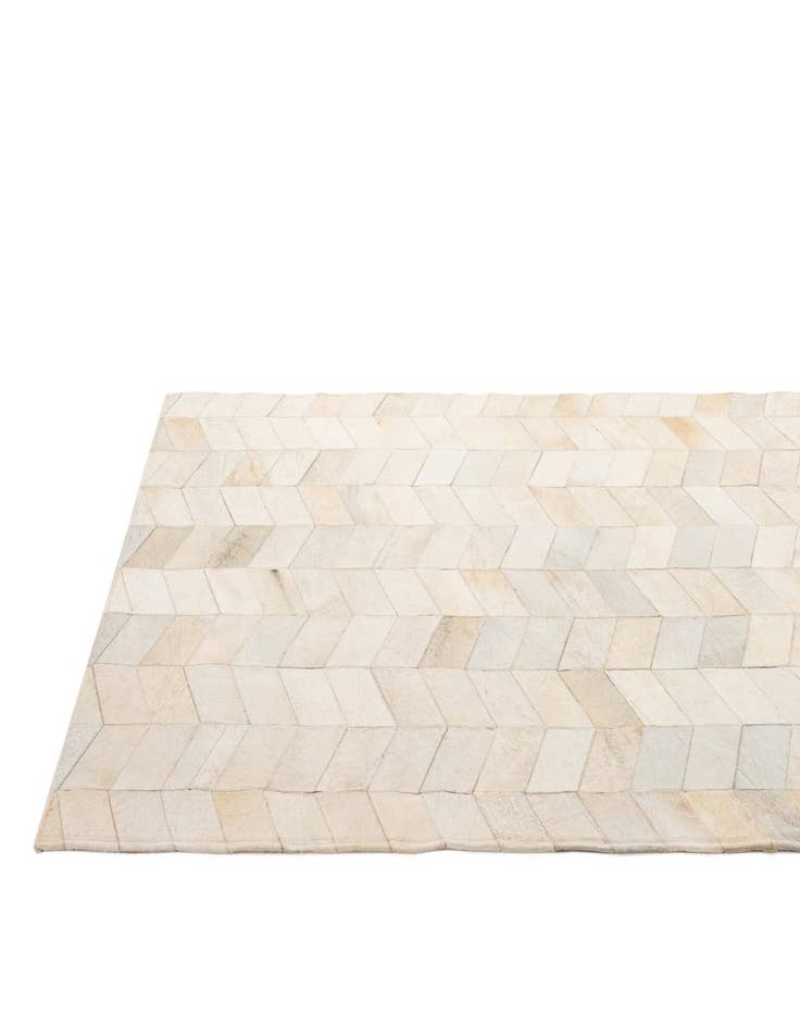 Detail image of 5' 1 x 8' Cowhide - Patchwork Rug