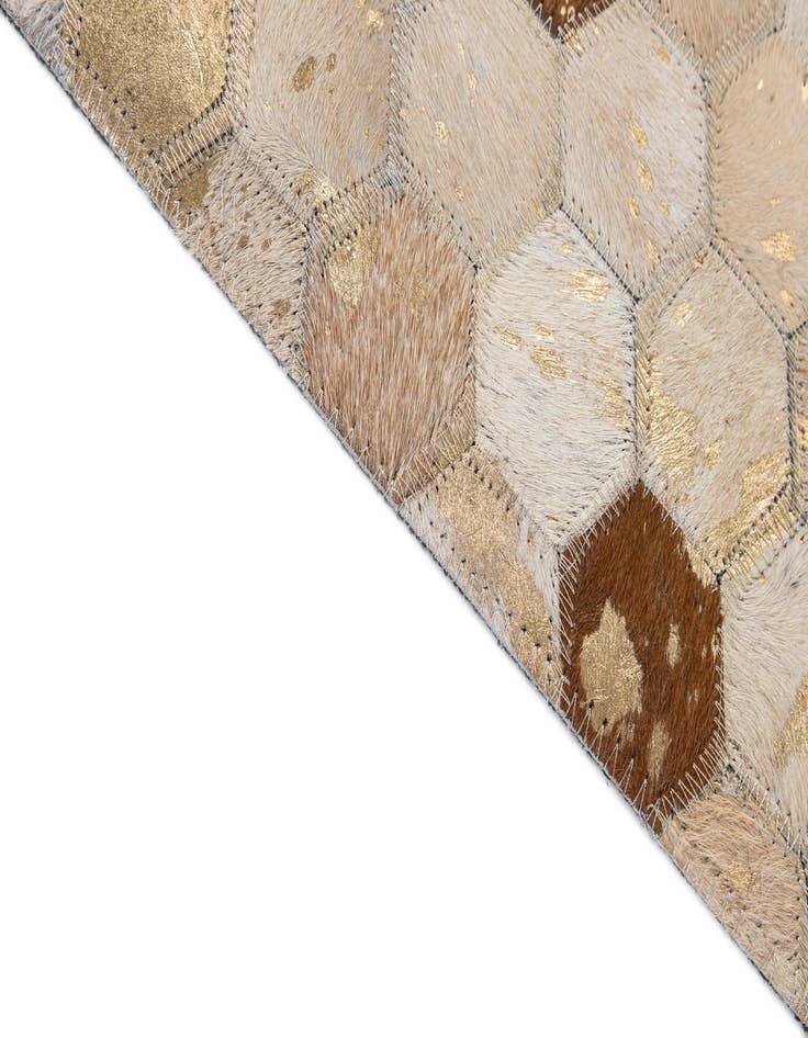 Detail image of 5' 1 x 7' 11 Cowhide - Patchwork Rug