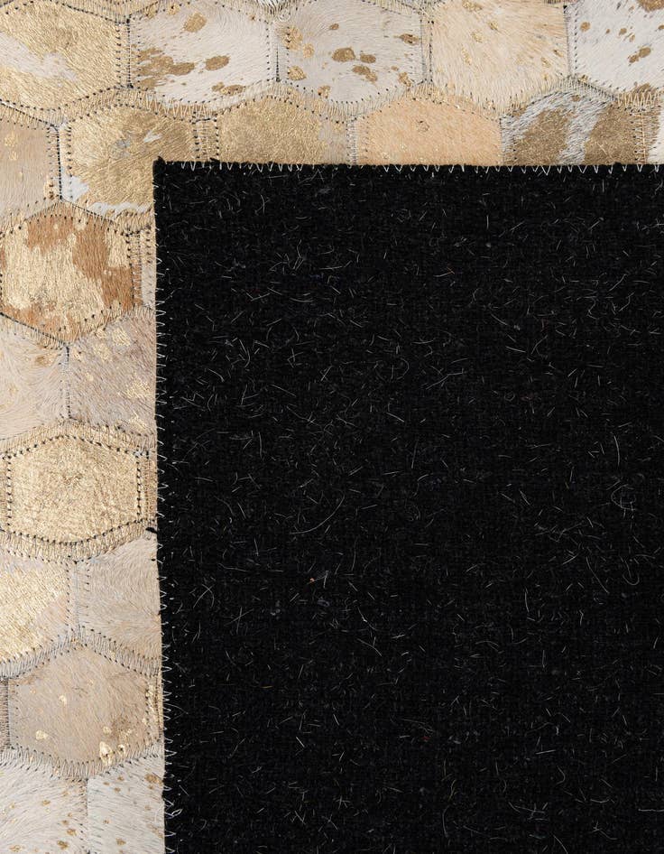 Detail image of 5' 1 x 7' 11 Cowhide - Patchwork Rug