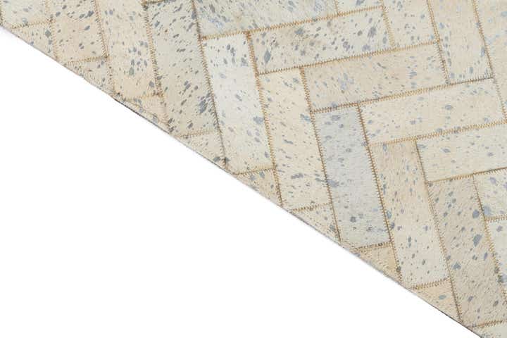 5' x 7' 10 Cowhide Leather Rug