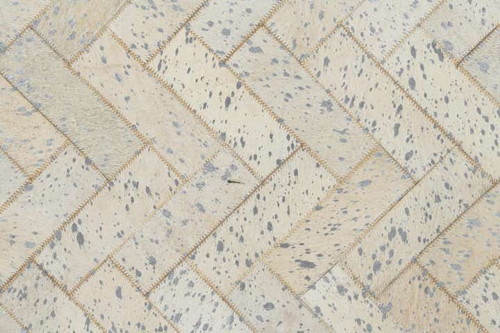 5' x 7' 10 Cowhide Leather Rug