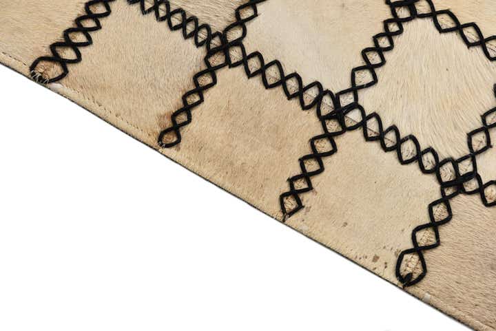 2' 1 x 3' 1 Cowhide Rug