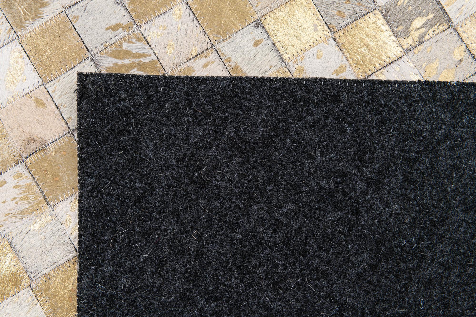 6' x 9' Cowhide Stocks Rug