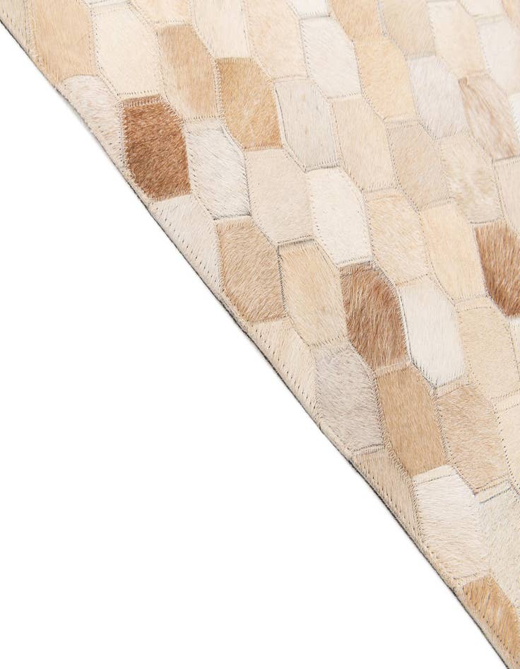 Detail image of 6' 7 x 9' 11 Cowhide Stocks Rug