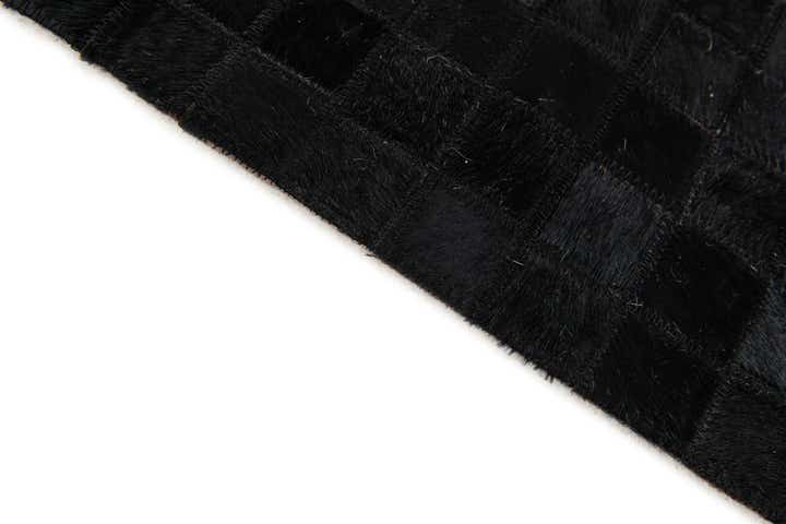 4' 11 x 8' Cowhide Stocks Rug