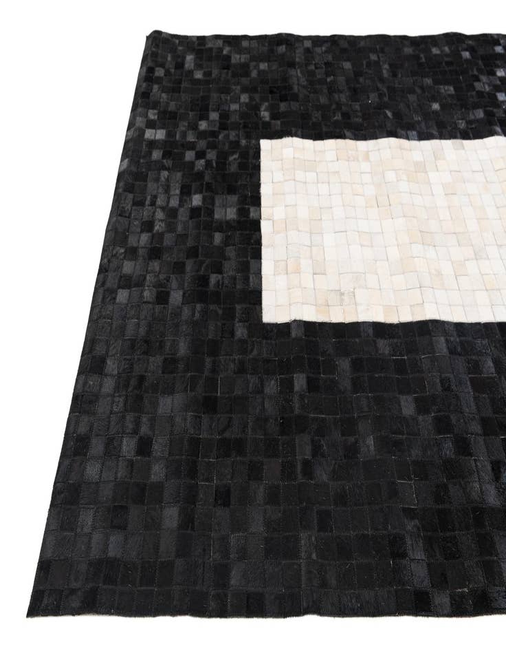 Detail image of 5' x 8' 1 Cowhide Stocks Rug