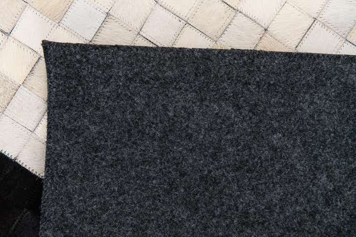 5' x 8' 1 Cowhide Stocks Rug