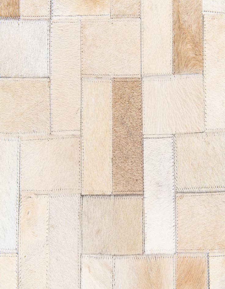 Detail image of 5' x 7' 11 Cowhide Stocks Rug