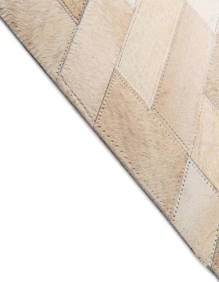Detail image of 4' 11 x 7' 11 Cowhide Stocks Rug