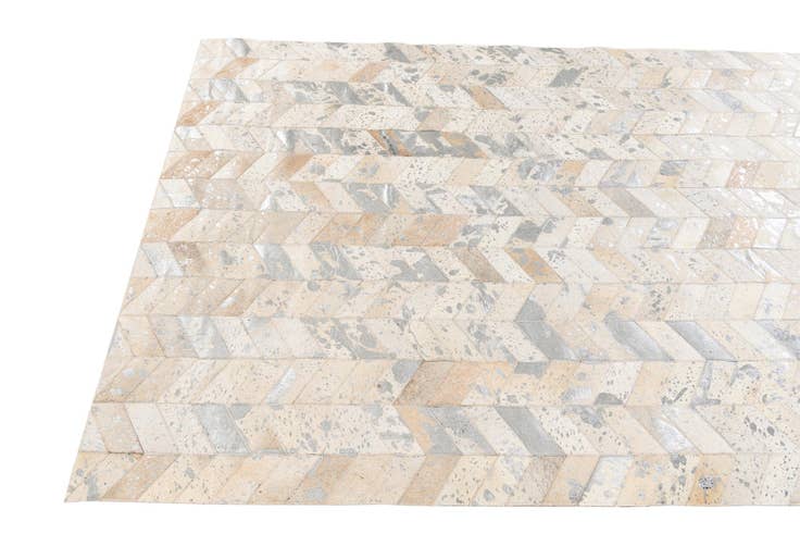 Detail image of 4' 11 x 7' 11 Cowhide Stocks Rug