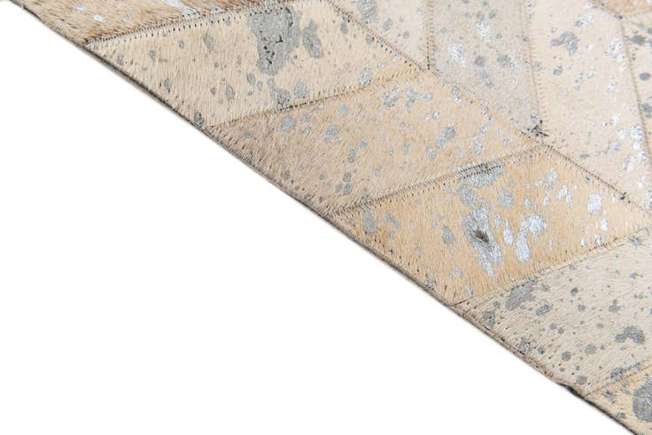 Detail image of 4' 11 x 7' 11 Cowhide Stocks Rug