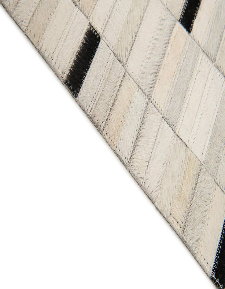 Detail image of 6' x 9' Cowhide Stocks Rug