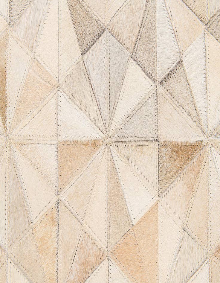 Detail image of 4' 8 x 6' 7 Cowhide Stocks Rug