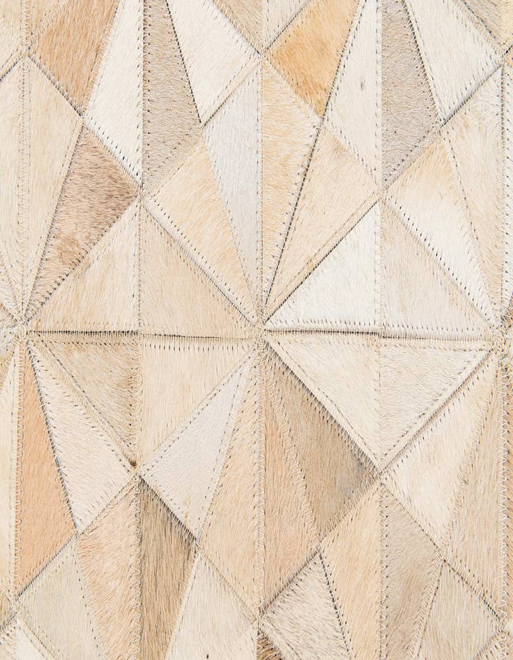 Detail image of 4' 8 x 6' 7 Cowhide Stocks Rug