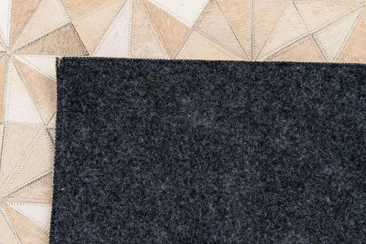 4' 8 x 6' 7 Cowhide Stocks Rug