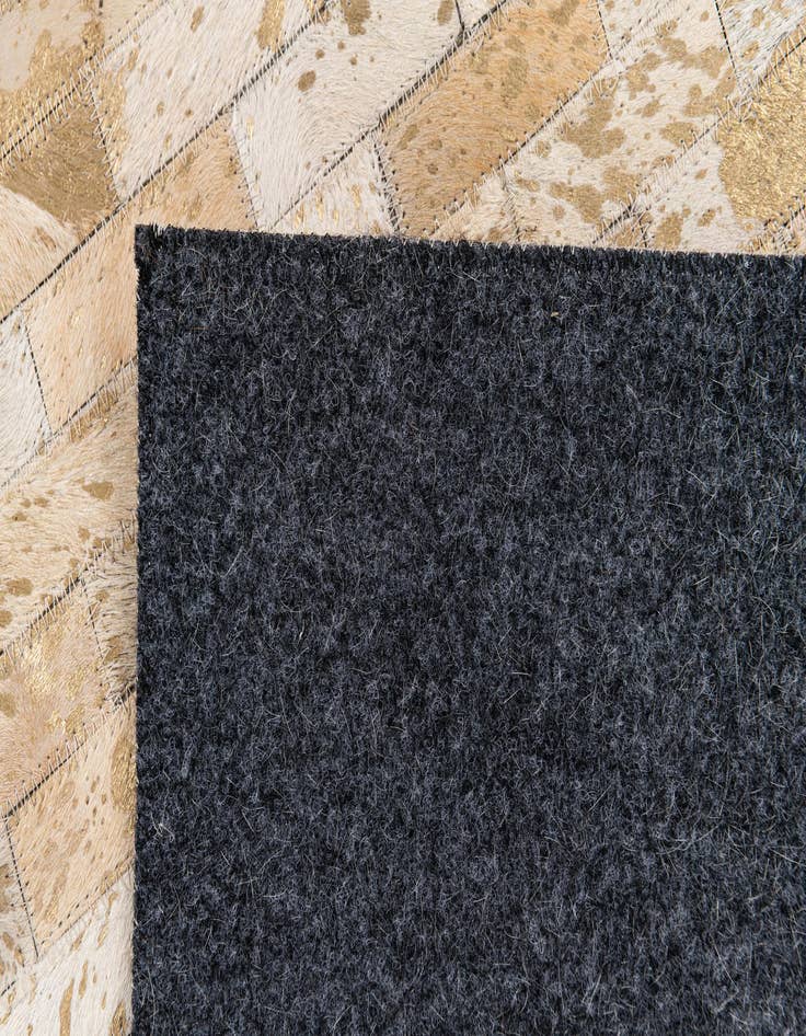 Detail image of 4' 9 x 6' 7 Cowhide Stocks Rug