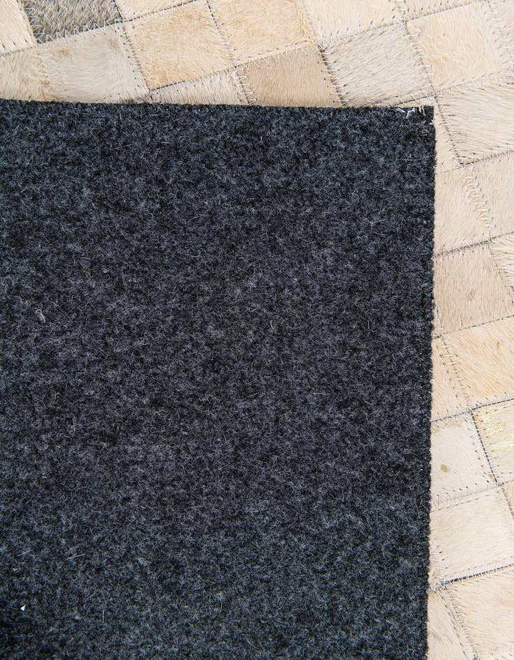 Detail image of 4' x 5' 7 Cowhide Stocks Rug