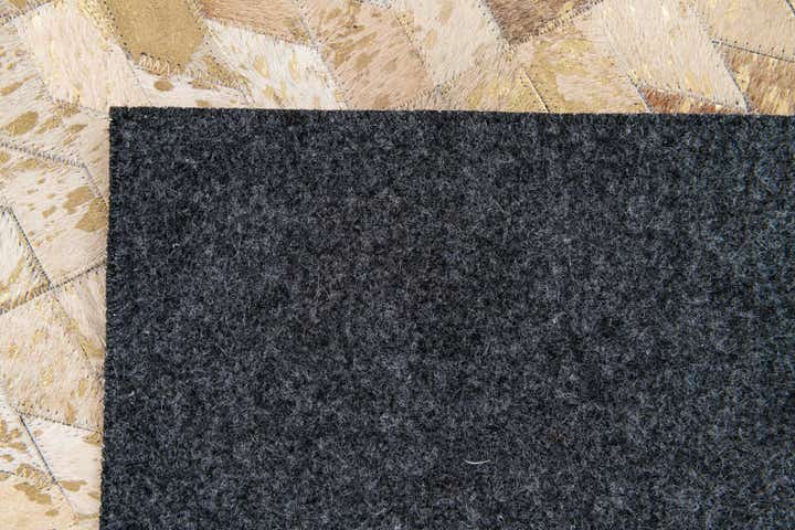 4' x 5' 2 Cowhide Stocks Rug