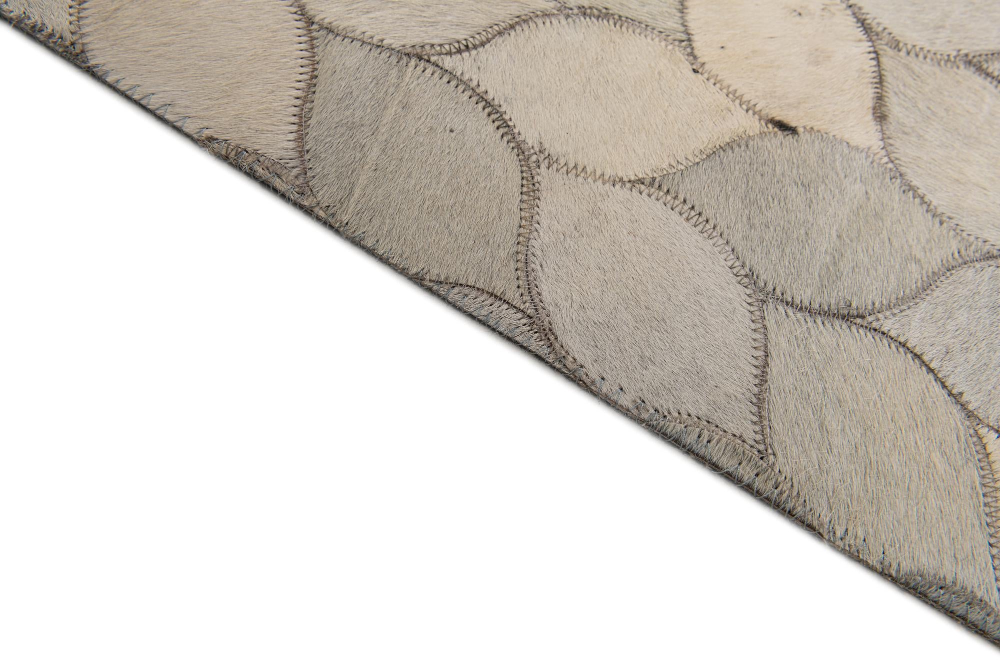 4' 1 x 6' Cowhide Stocks Rug