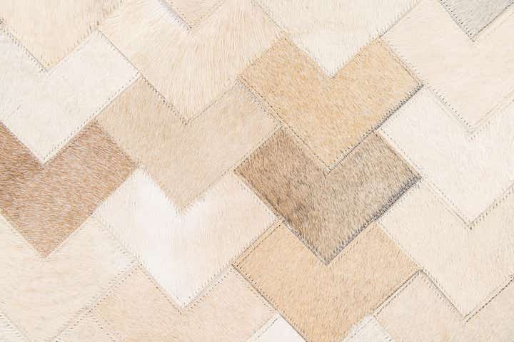 4' 1 x 6' Cowhide Stocks Rug