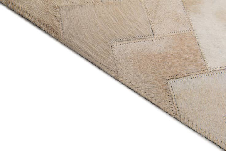 Detail image of 4' 2 x 5' 11 Cowhide Stocks Rug