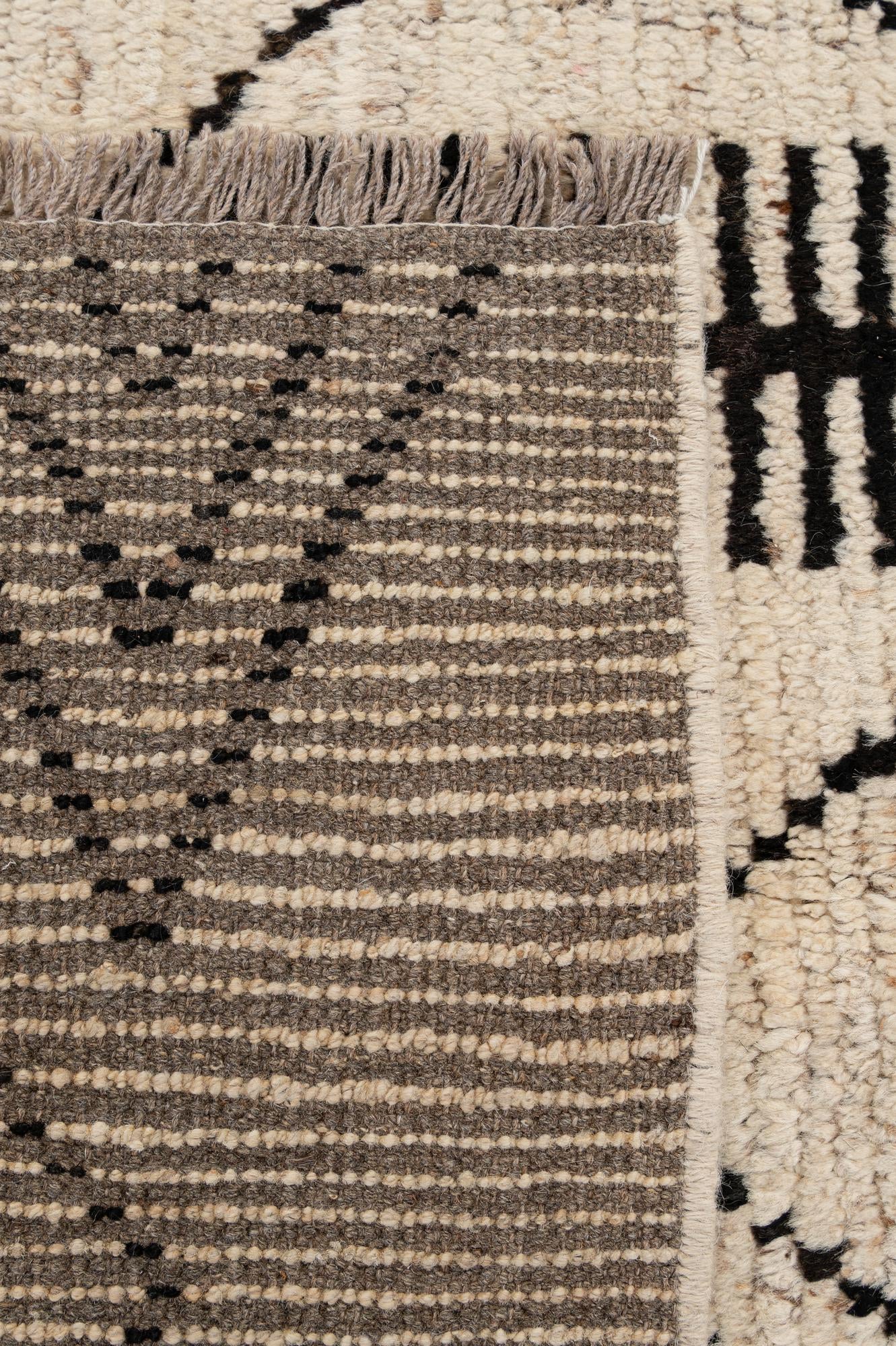 6' 6 x 9' 4 Hand Knotted Darya Wool Rug