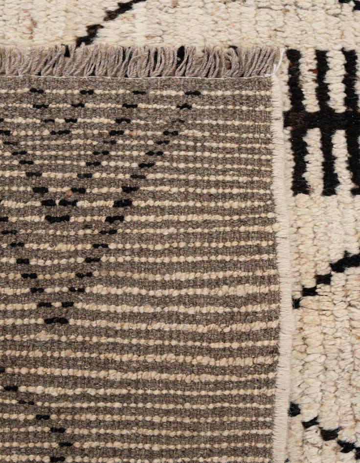 Detail image of 6' 6 x 9' 4  Hand Knotted Darya Wool Rug