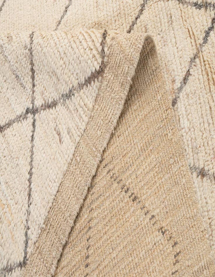 Detail image of 6' 4 x 9' 4  Hand Knotted Darya Wool Rug
