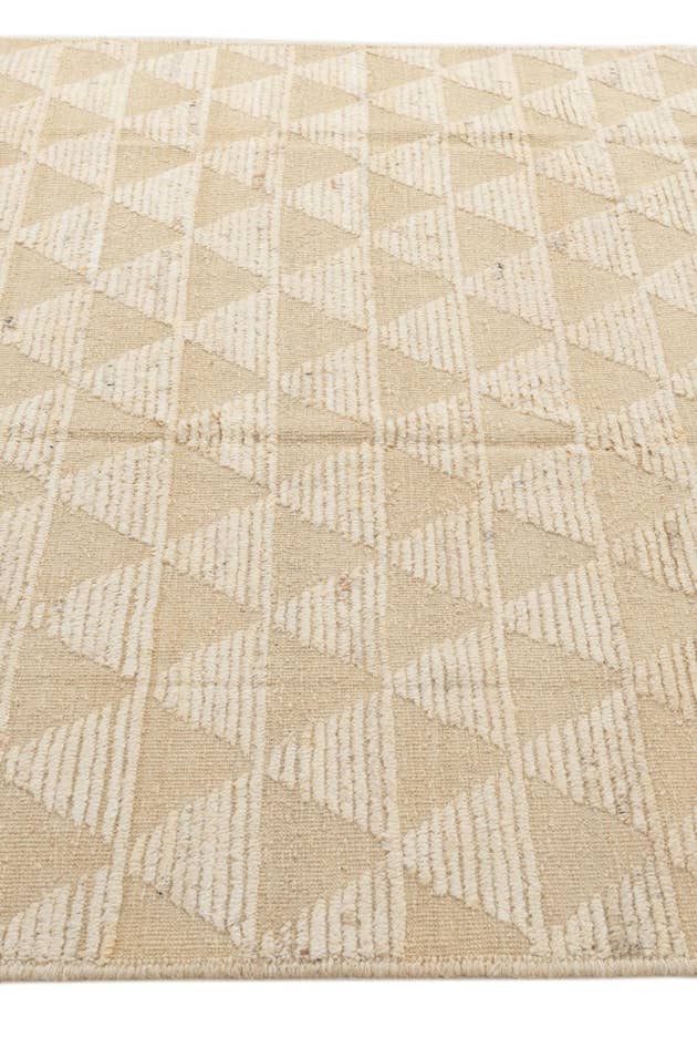 Detail image of 6' 5 x 9' 2 Hand Knotted Darya Wool Rug