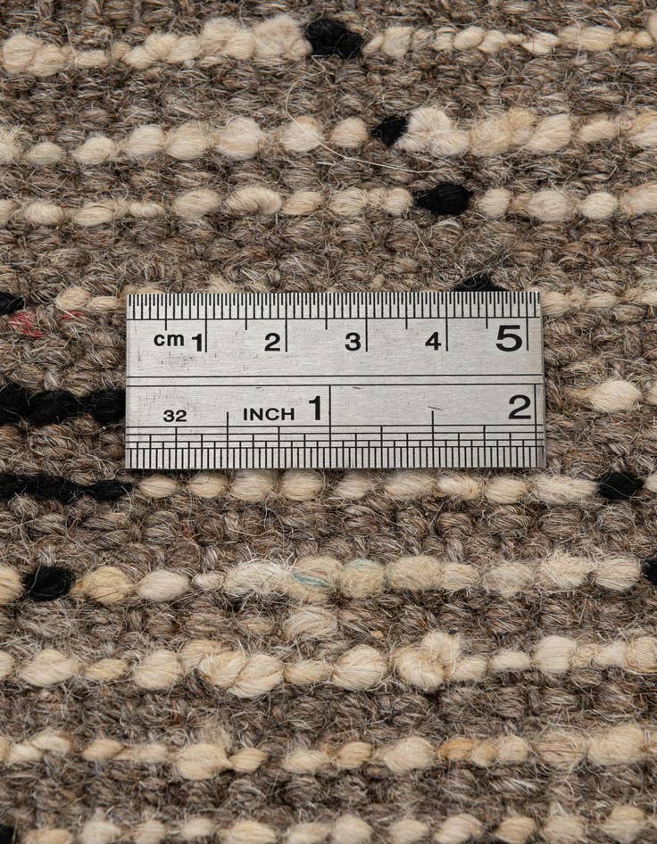 Detail image of 6' 9 x 9' 3  Hand Knotted Darya Wool Rug