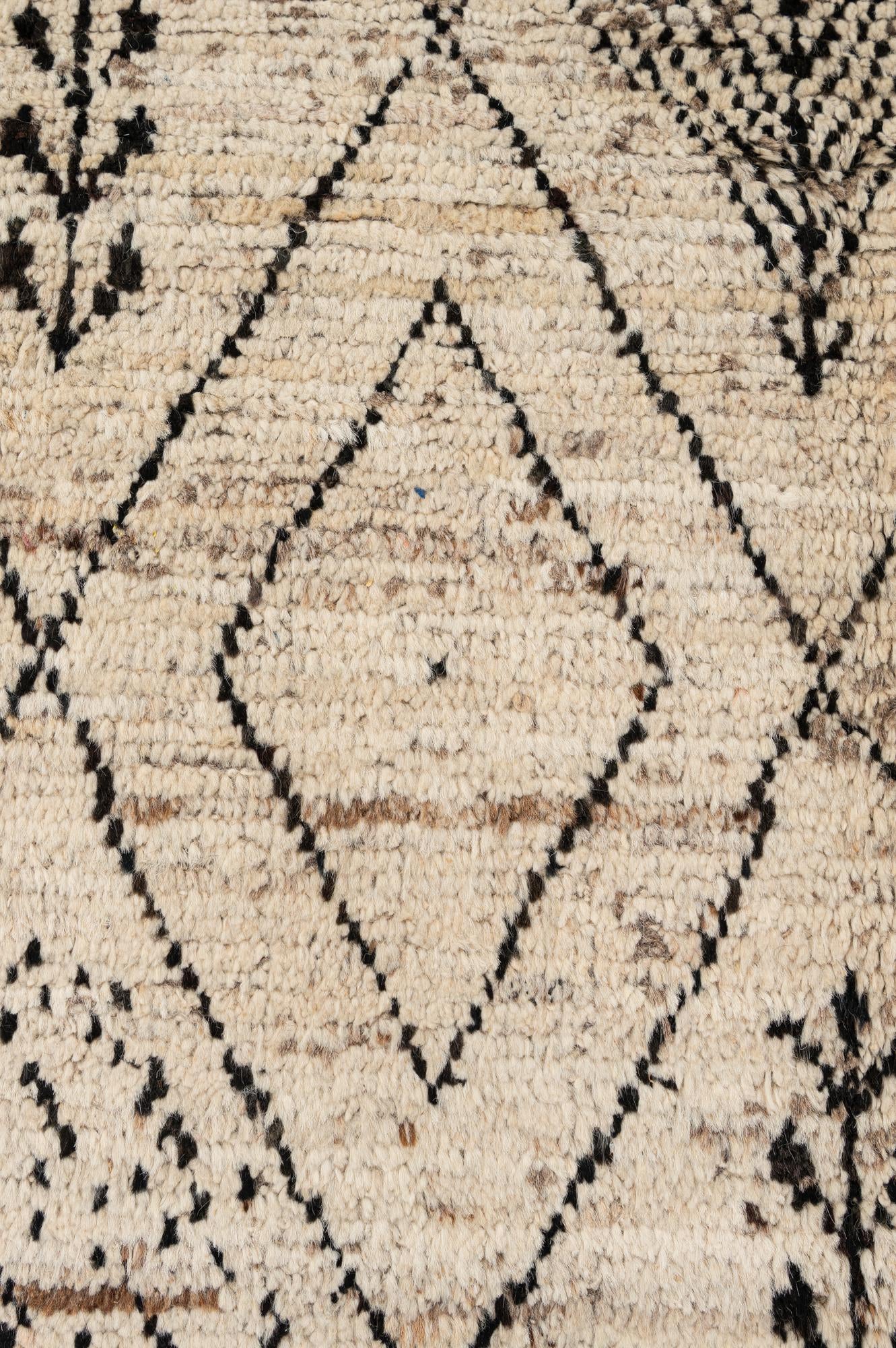 6' 9 x 9' 3 Hand Knotted Darya Wool Rug