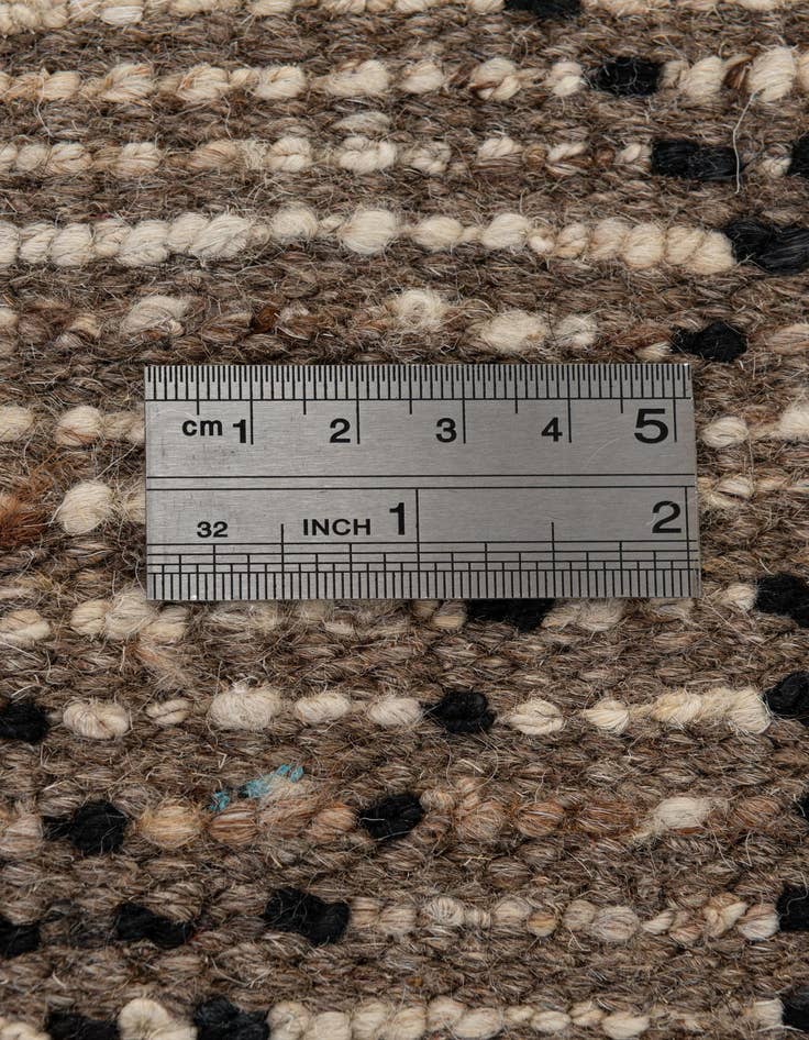 Detail image of 6' 9 x 9' 9  Hand Knotted Darya Wool Rug