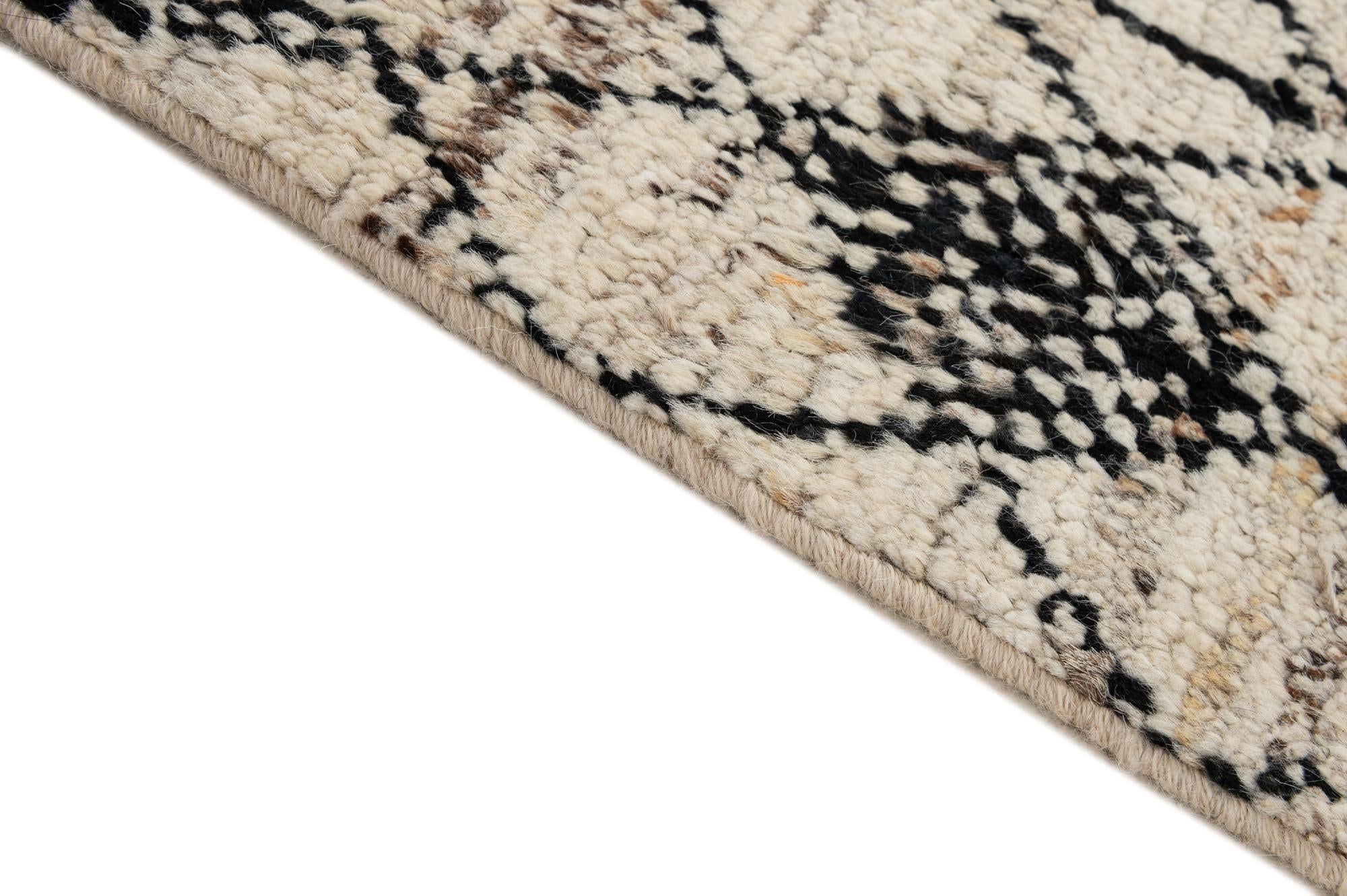 6' 9 x 9' 9 Hand Knotted Darya Wool Rug