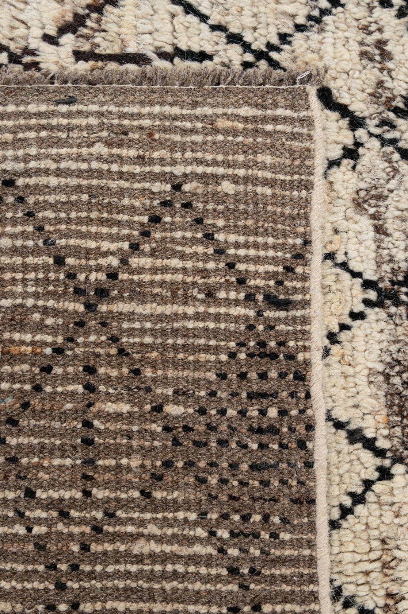 6' 9 x 9' 9 Hand Knotted Darya Wool Rug