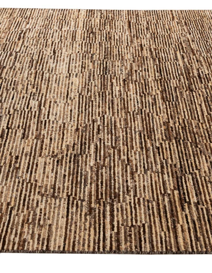 Detail image of 6' 5 x 9'  Hand Knotted Darya Wool Rug