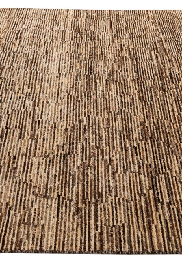Detail image of 6' 5 x 9' Hand Knotted Darya Wool Rug